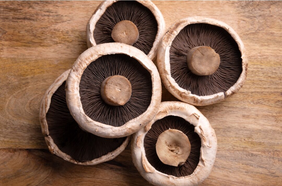 Baked Portabello Mushrooms with Garlic & Cep Purée, Asparagus & Egg White